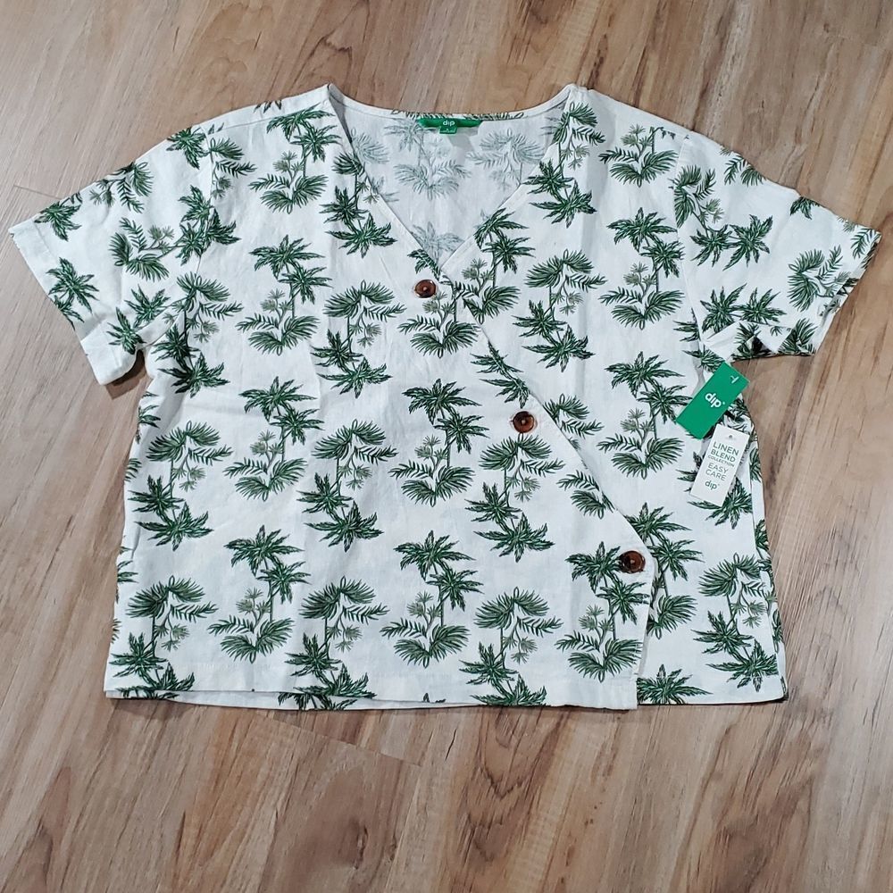 🔹️NWT Dip Cream Linen Palm Tree Print Short Sleeve Top Large